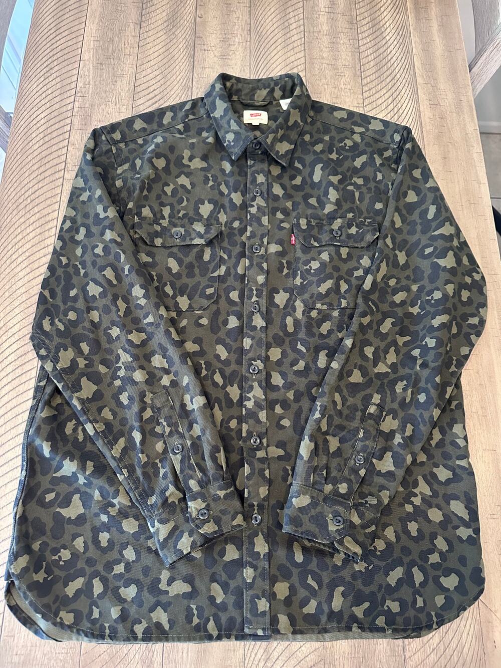 Levi's Mens Long Sleeve Corduroy Worker Shirt Size L Green Camo Leopard Print